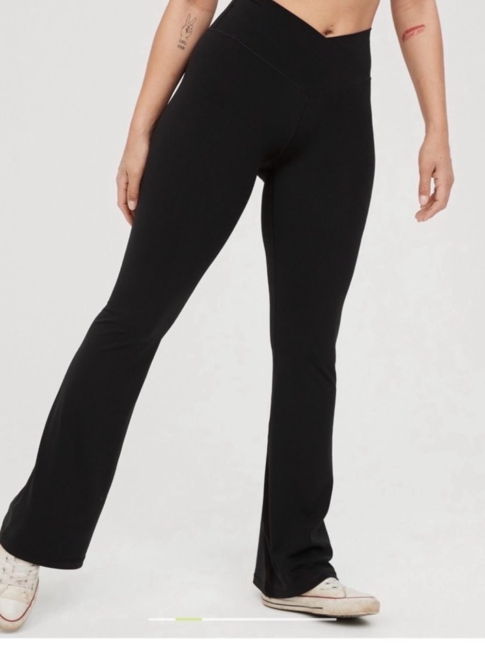 OFFLINE By Aerie Real Me High Waisted Crossover Flare Legging XS Short